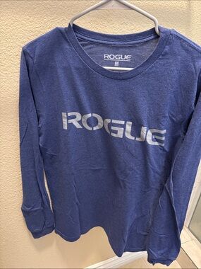 Men’s Rogue Long-Sleeve Performance Tee